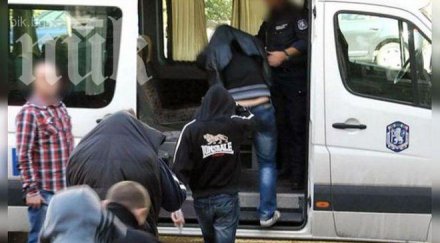 разбиха група фалшификатори антики