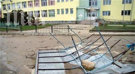 ураган отнесе покрив кметство остави без ток шест села кърджалийско