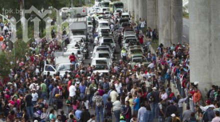 хиляди учители мексико бунт заради реформи образованието