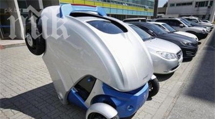 корейска кола сгъва наполовина паркира сама