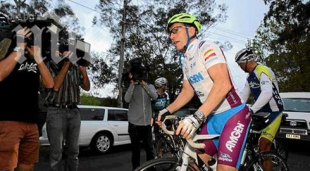 новоизбраният премиер австралия празнува каране колело