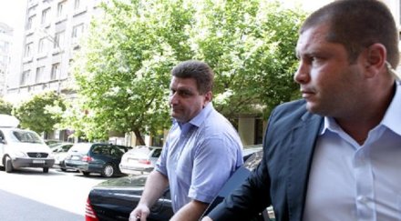 скандал осуетен арест валентин златев