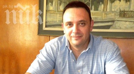 червен общински съветник закле депутат