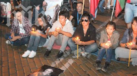 протестът притихна тежко памет жертвите тероризма