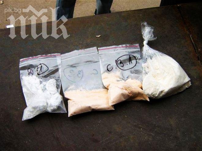 Заловиха половин килограм кокаин в пощенска пратка в Пловдив