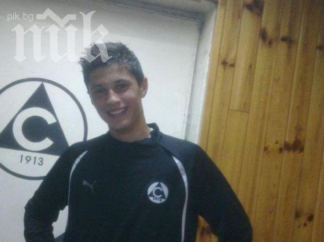 Байерн (Мюнхен) следи изявите на най-младия играч в А група