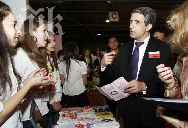 Плевнелиев дава знак, че е сменил мнението си за Сирия - вече е за дипломация, не за война