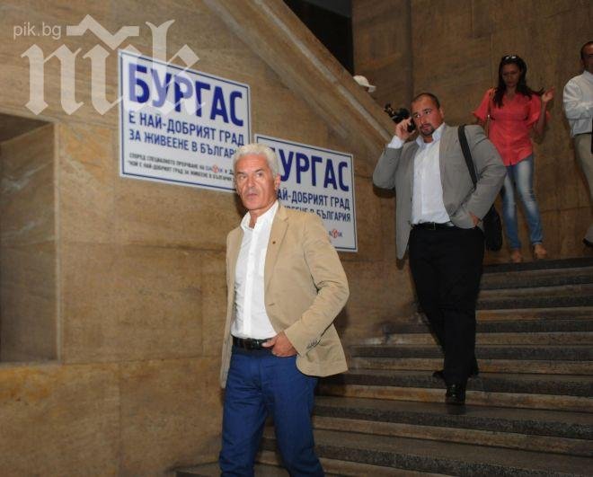 Волен Сидеров с подозрителна визита в община Бургас (снимки)