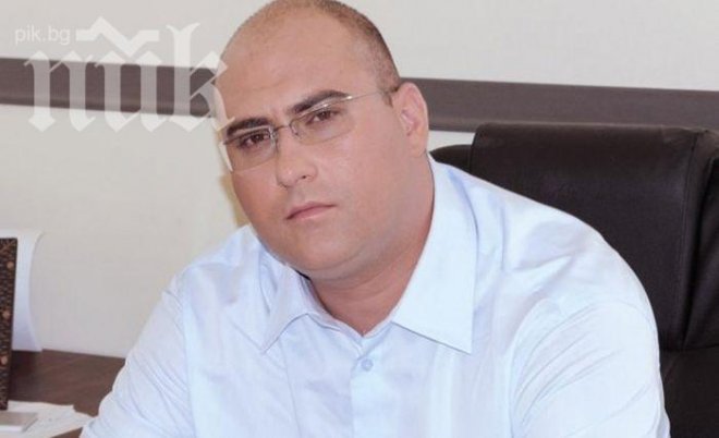 Депутатът от ДПС Петър Ангелов: Двама клошари се сбиха пред кофата, а и в кофите вече няма нищо