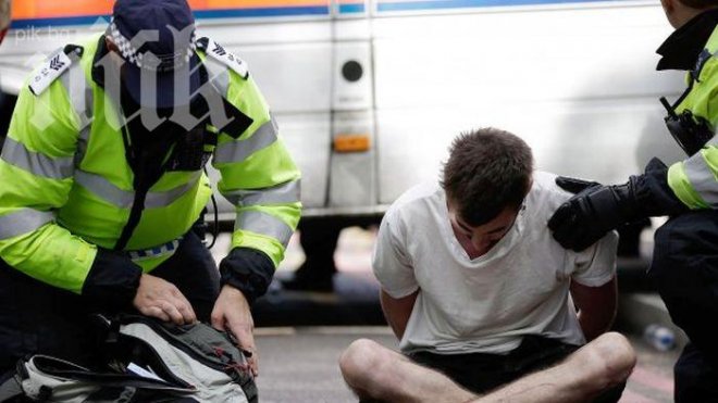 Арестуваха 160 души на шествие срещу ислямизацията на Великобритания

