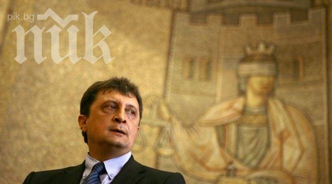 Евроексперти бесни от манипулациите със случайното разпределение на делата