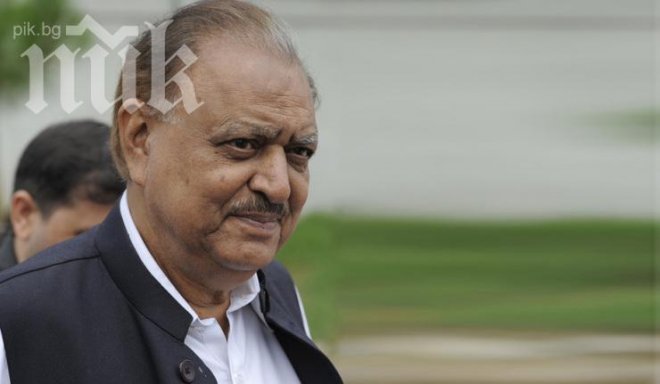  Мамнун Хюсейн положи клетва като президент на Пакистан