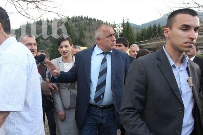 Депутат от Атака призова: Хвърляйте домати по къщата на Бойко Борисов