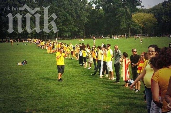 Уникално! Каталонци направиха 400 километра жива верига на протест