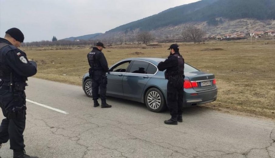 Мощна акция на прокуратурата и полицията в Сливенско, разкрити са кражби