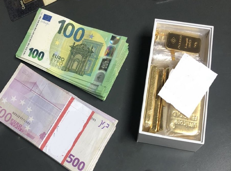 Задържаха турчин, опитал да пренесе 5,2 кг златни кюлчета и валута през ГКПП Калотина