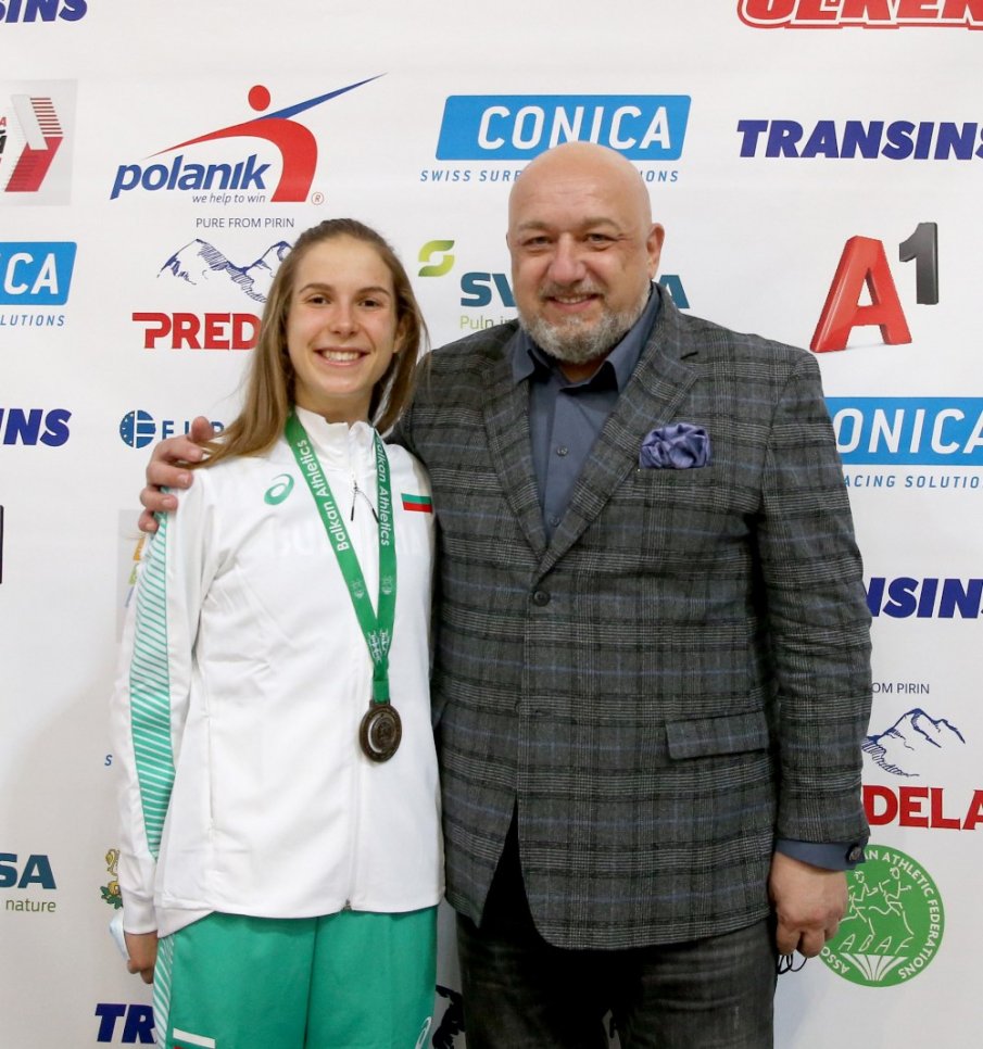 5 медала за родните състезатели в “Асикс Арена” (СНИМКИ)