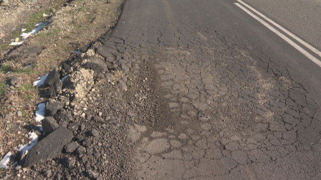 Жители на Ямболско на бунт заради некачествен ремонт на републикански път