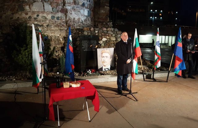 НФСБ се покланя пред личността и делото на Апостола