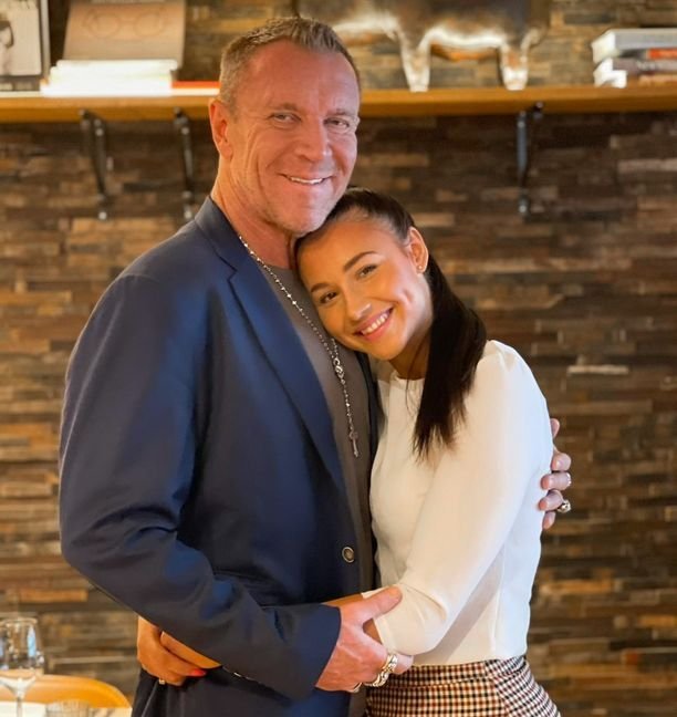 КЪСМЕТЛИЯ: Режисьорът на Умирай трудно 2 откри любовта в България