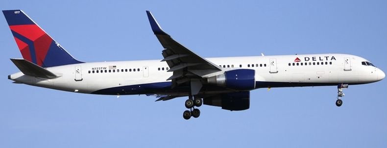 Самолет „Боинг 757” се приземи аварийно в Солт Лейк Сити заради проблем с двигател