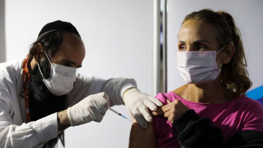 Израел започва ваксинацията на 16-годишните