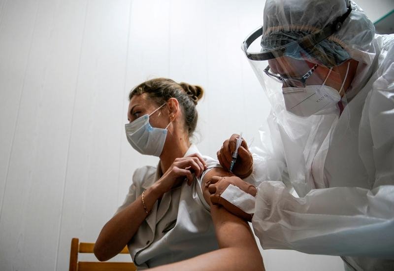 Свършиха ваксините в Пловдив, джипитата връщат пациенти