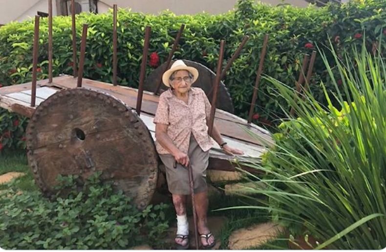 94-годишна се ваксинира срещу COVID-19, но малко след това колата на дъщеря ѝ я прегази