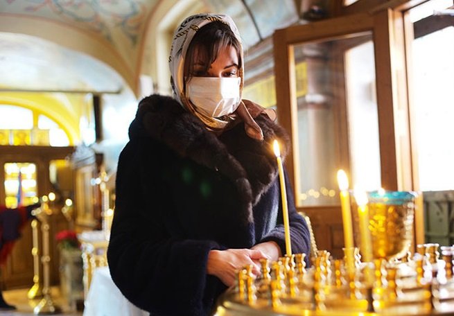 Как се отразява COVID пандемията на световните религии