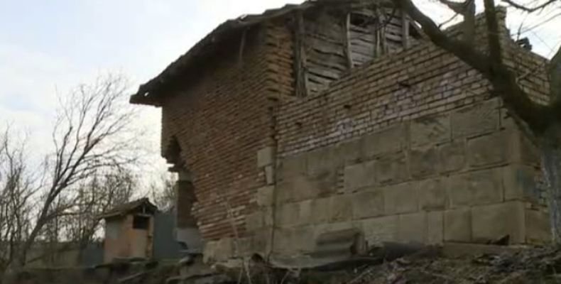 Четвърта година свлачище руши къщи в русенско село