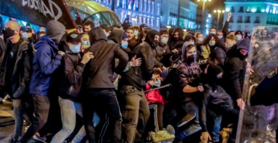 Продължават размириците и арестите в Барселона