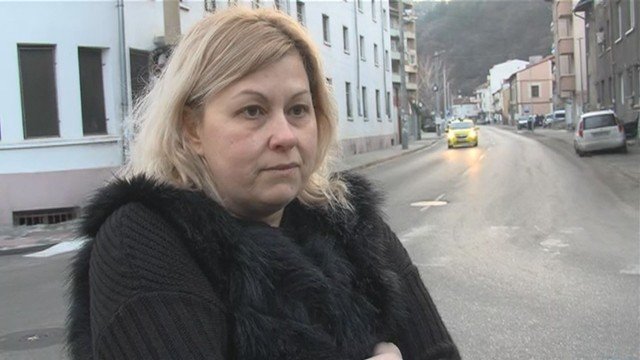 Бездомно куче нахапа млада жена в Дупница