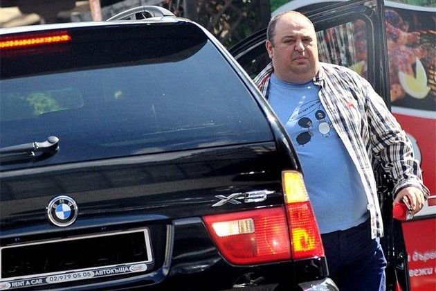 САМО В ПИК И РЕТРО: Любо Нейков прибира и от Нова, и от БТВ