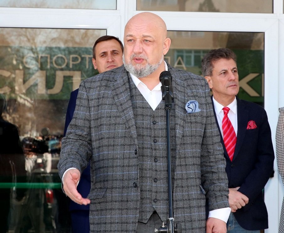 Кралев и кметът на Пазарджик Тодор Попов откриха обновената зала „Васил Левски“ (СНИМКИ)