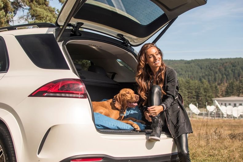 Ивет Лалова навлажни мрежата със стегнато дупе (ГОРЕЩА СНИМКА)