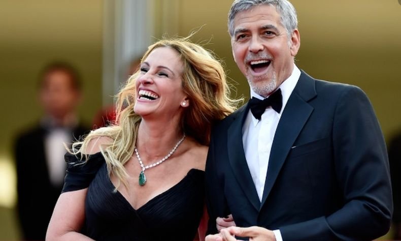 Джордж Клуни и Джулия Робъртс саботират сватбата на дъщеря си