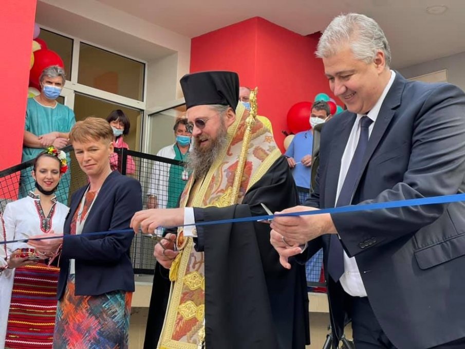 Проф. Балтов откри новото детско отделение в Пирогов