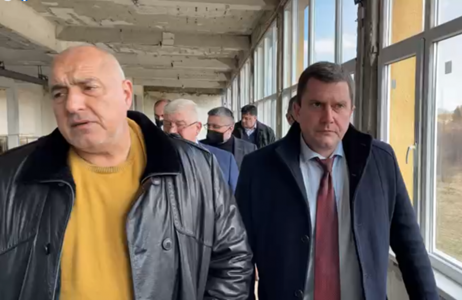 ПЪРВО В ПИК TV! Борисов огледа инвестиция за 2 млн. лева: Перничани да пият най-хубавата вода (ОБНОВЕНА)