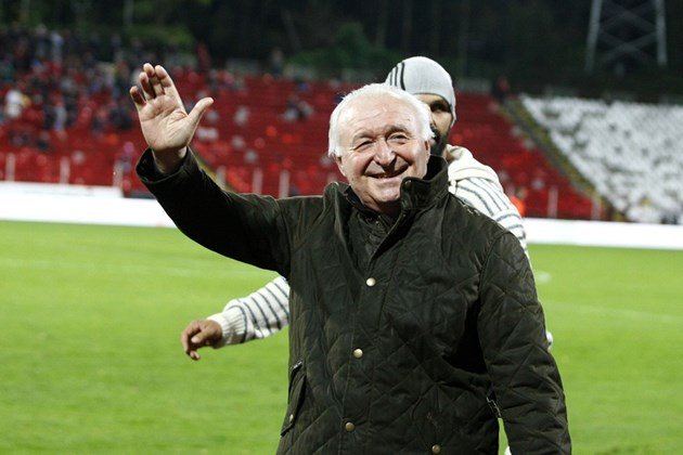 Петър Жеков скочи на Левски: Кой ги брои, ще ги прегазим