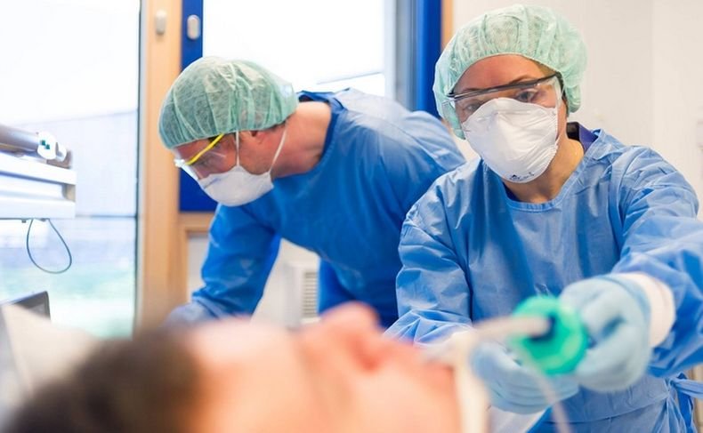 Бразилският вариант на COVID-19 може да избегне естествения имунитет