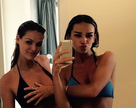 Секси гадже заряза ас на Тотнъм заради онлайн игра