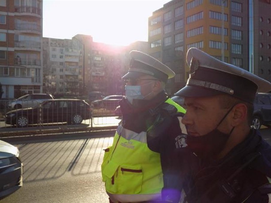 Пътна полиция с важна информация за валидността на шофьорските книжки и разкрития за спипани пияни водачи