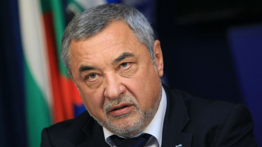 Валери Симеонов посреща в Народното събрание държавния секретар на Унгария