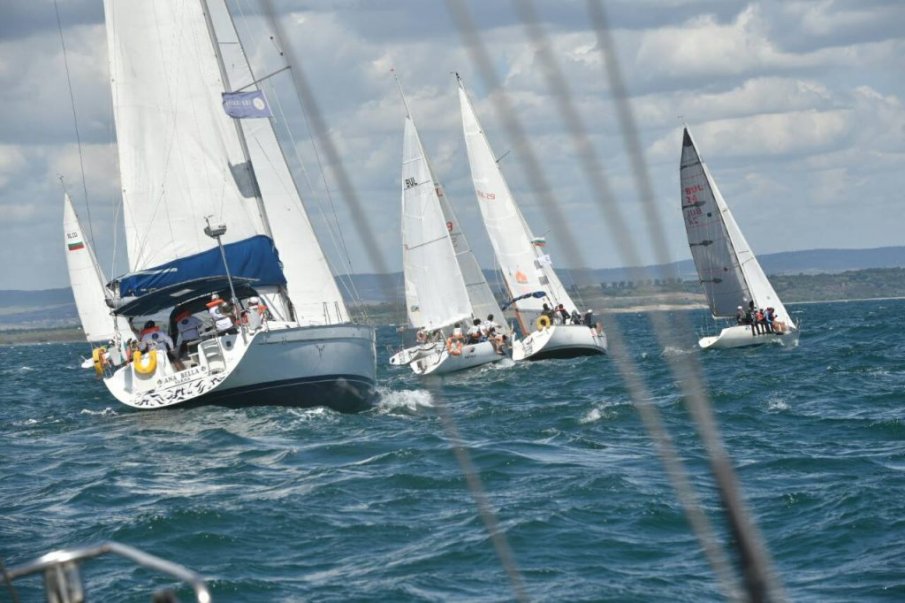 20 лодки се впускат в гонка на 3 март в Бургас