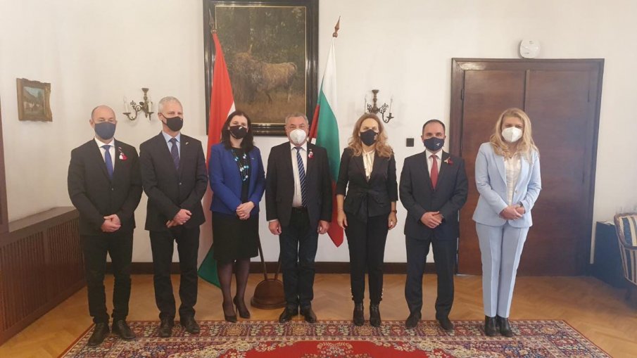 На 3 март Валери Симеонов и унгарският държавен секретар в Копривщица