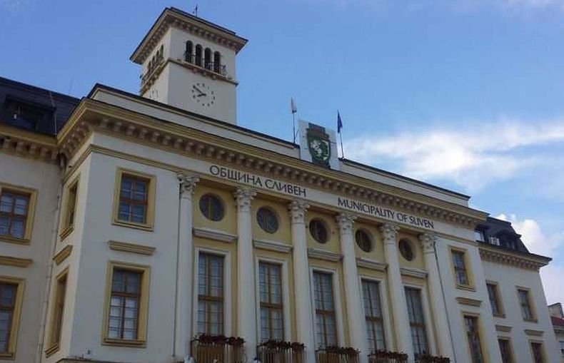 ЗАРАДИ ПАНДЕМИЯТА! В Сливен намаляват местните данъци и такси за хотели и ресторанти