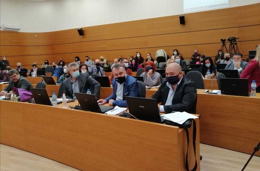 Общинските съветници в Пловдив прибират по 400 лева за час работа днес