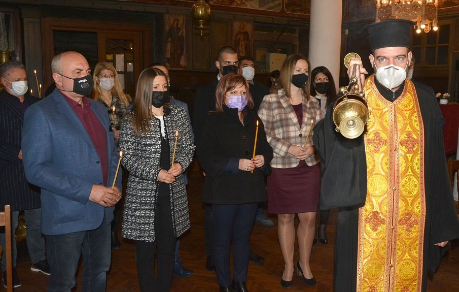 Коалиция ГЕРБ-СДС откри предизборната кампания в Хасково с водосвет за здраве и успехи (СНИМКИ)