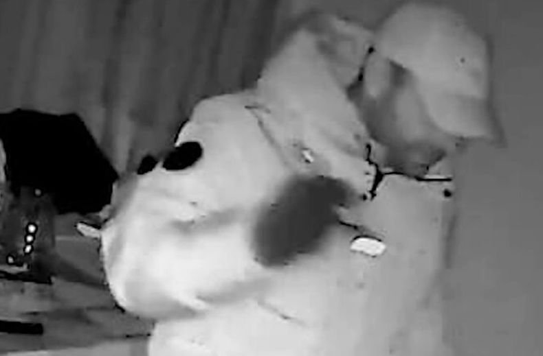 Непознат нахлу в апартамента на младо семейство, не е откраднато нищо