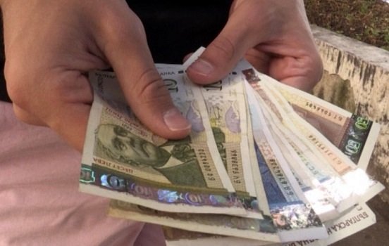 Стартира изплащането на всички месечни помощи